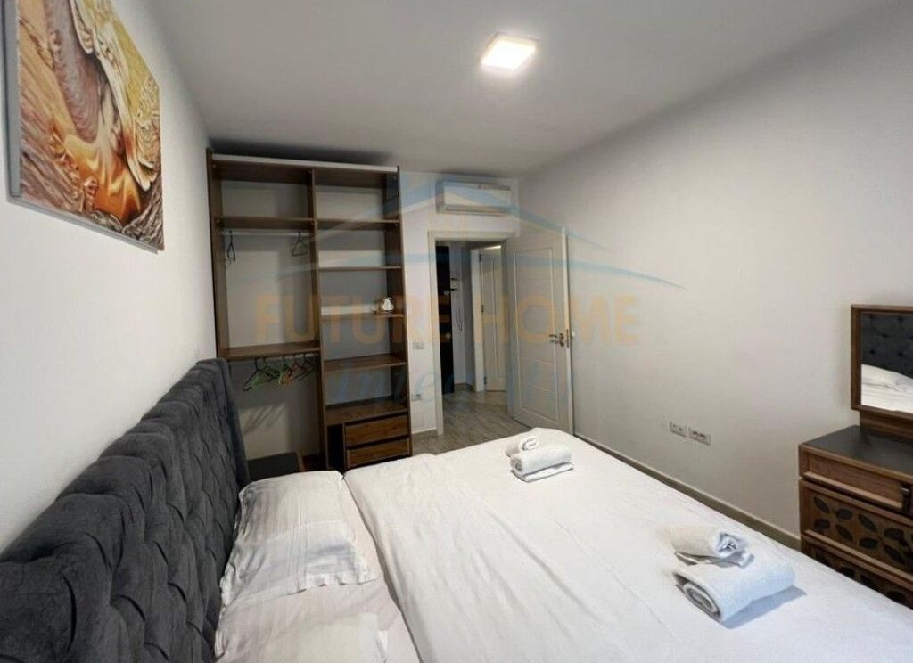 Qera, Apartament 1+1, Rruga 5 Maji, Tiranë..