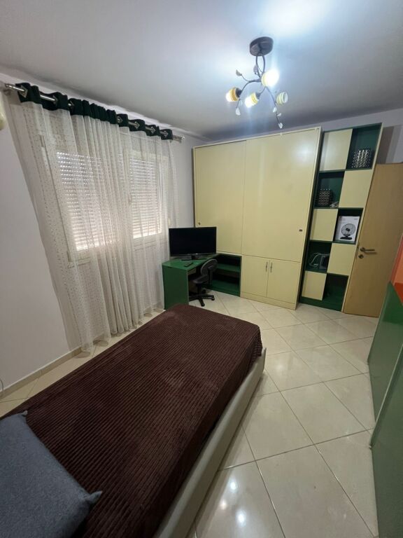 Appartamento 3+1+2 in affitto presso il Mozaiku di Tirana