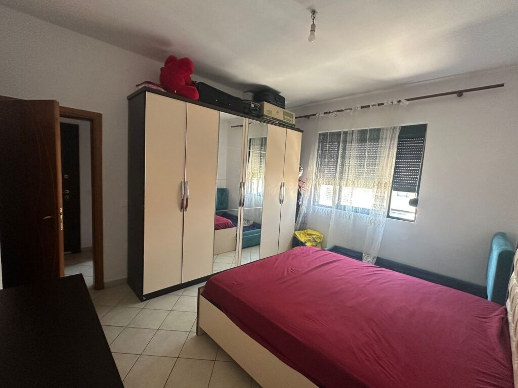 Apartment 1+1, Kombinat!