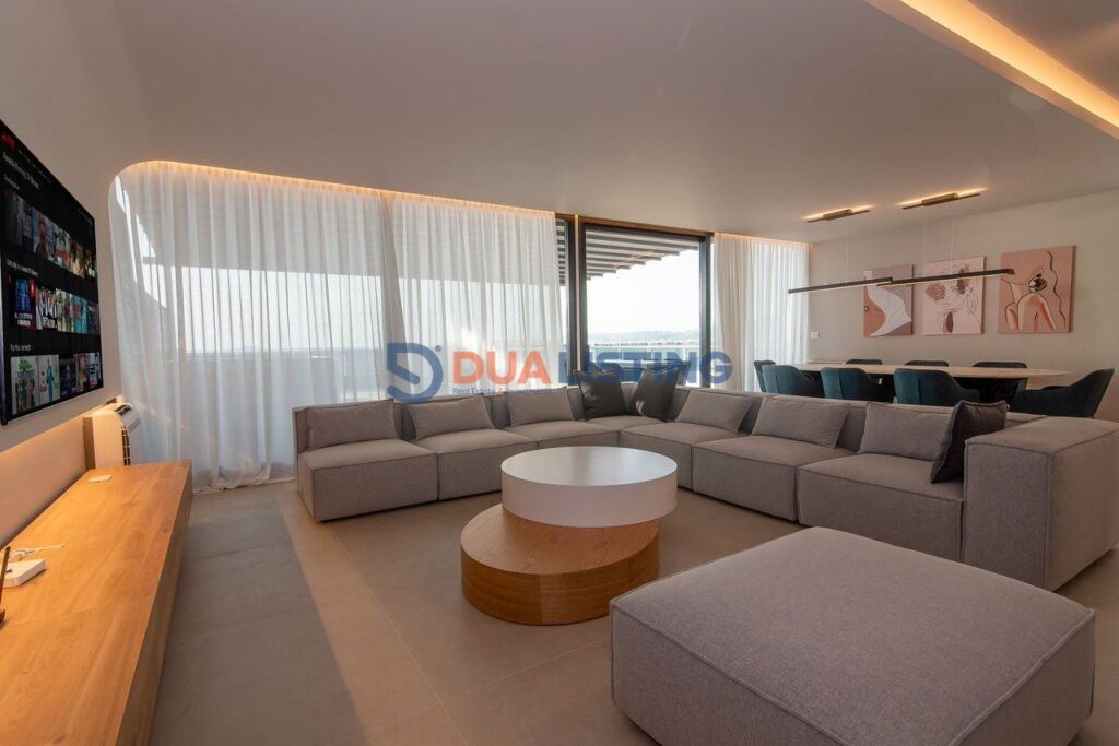 Shesim Penthouse Ikonik me Verandë Panoramike , Vlore Jetë Luksi mbi Detin Jon, Vlorë