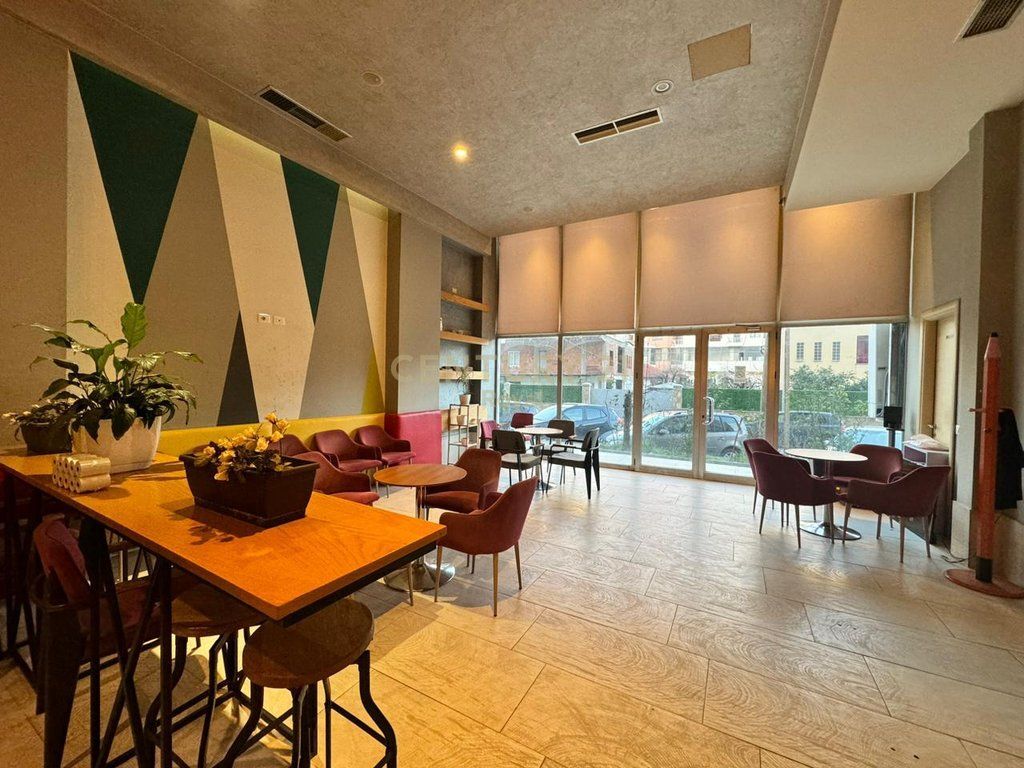 Business unit for sale in the Astir area (bar/premises in operation)
