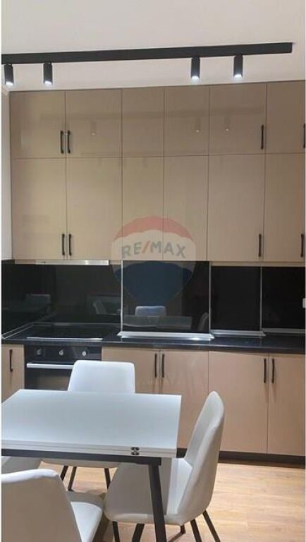 Appartamento in affitto 1+1 in Via Qemal Stafa
