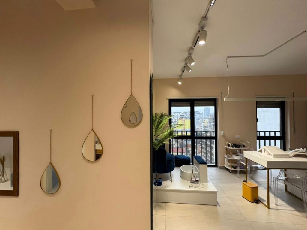 Appartamento 3+1+2 in Vendita, Vicino a Villa Gold