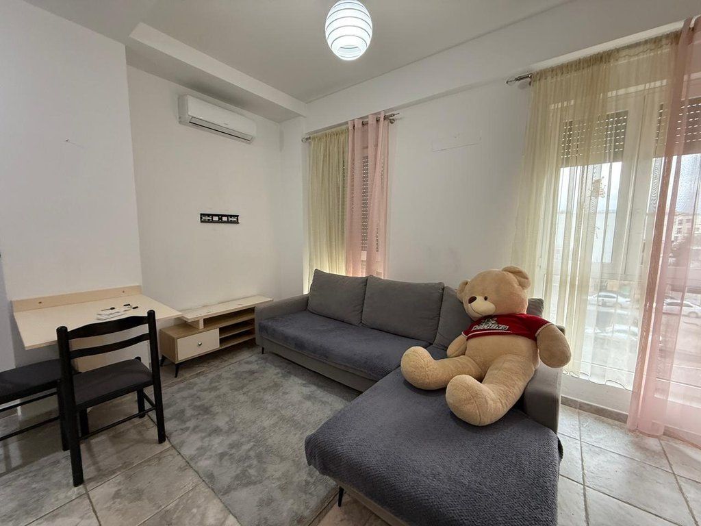 Qera, Apartament 1+1 Kompleksi Kontakt, 21 Dhjetori, Tiranë