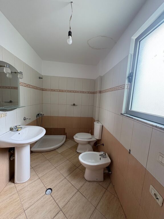 Shitet apartament 1+1 tek RRuga Dalip Topi