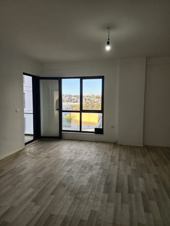 Appartamento 2+1+2 in vendita, Via "5 Maji", Tirana