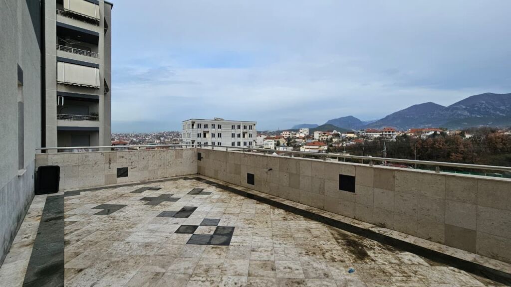 Apartment 2+1+2+Verandas for Sale, Kinostudio, opposite the Ministry of Culture!
