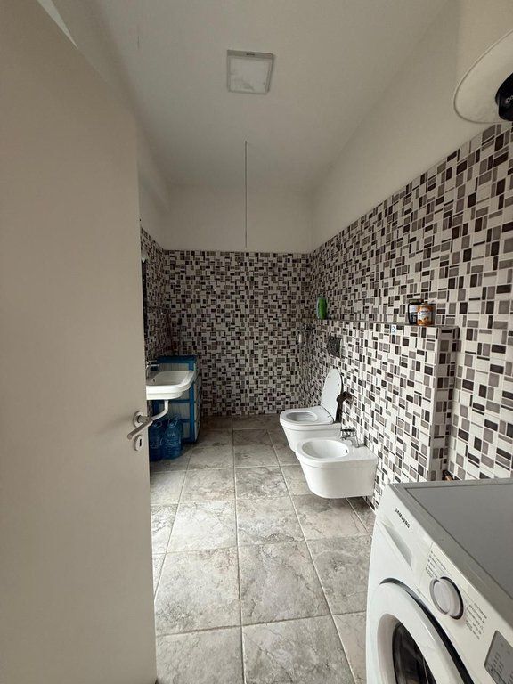 Qera, Apartament 1+1 Kompleksi Kontakt, 21 Dhjetori, Tiranë