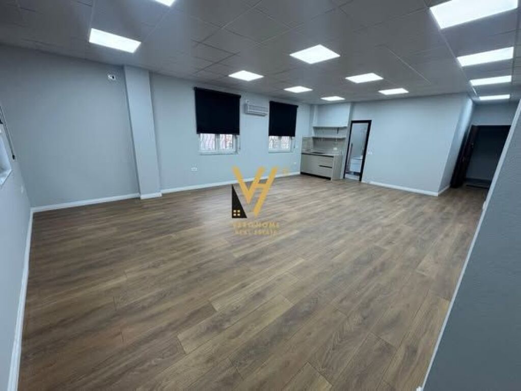 JEPET ZYRE 90 M2 ME QERA NE QENDER 111.000 LEKE