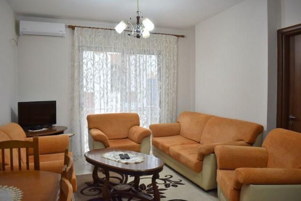 Appartamento 2+1 in affitto in Via Mine Peza.
