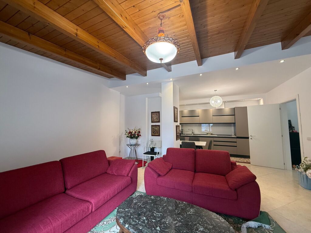 🏠FOR RENT Apartment 3+1+2+block 📍Selvia, near the Center 🏢7th floor, with elevator  🛋️Entrance is furnished 📐Area 120m2 Net 💶 Price: 1500€