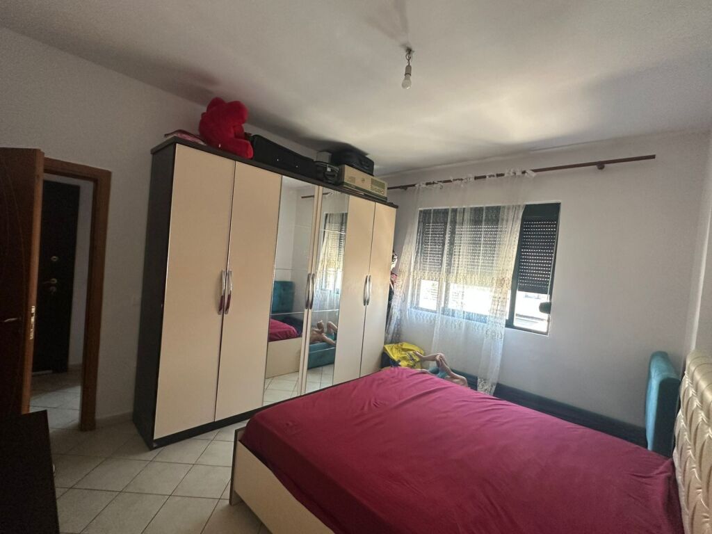Apartment 1+1, Kombinat!