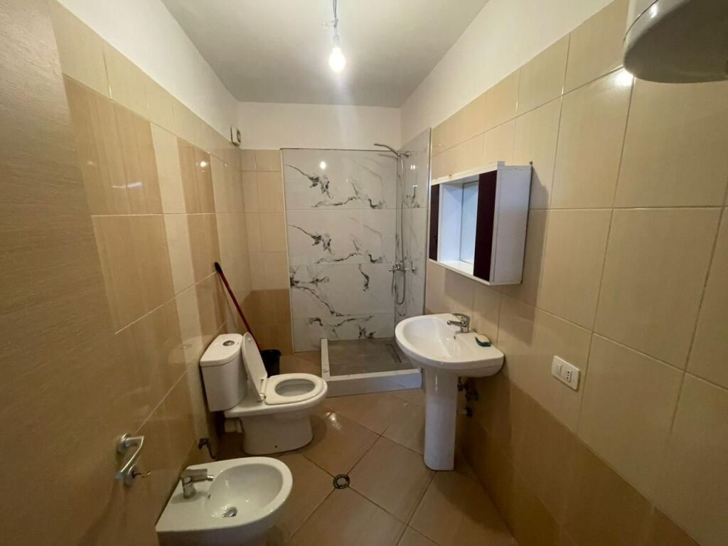 Apartament me qera