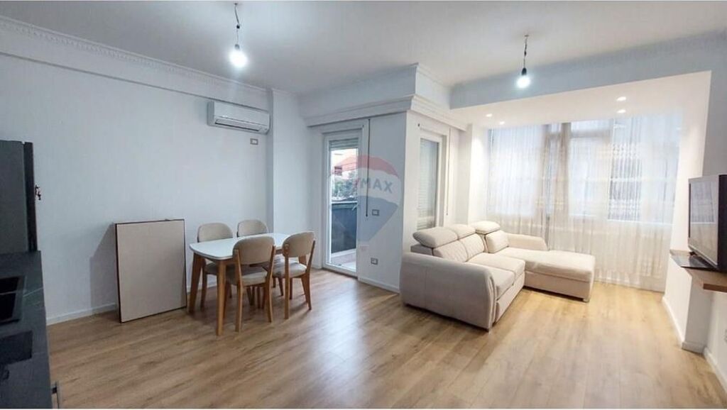 SHITET APARTAMENT 2+1 TEK MATERNITETI I RI, BRRYLI