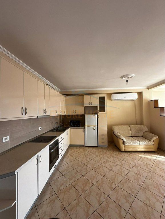 Shitet, Apartament 2+1+2, Fresk