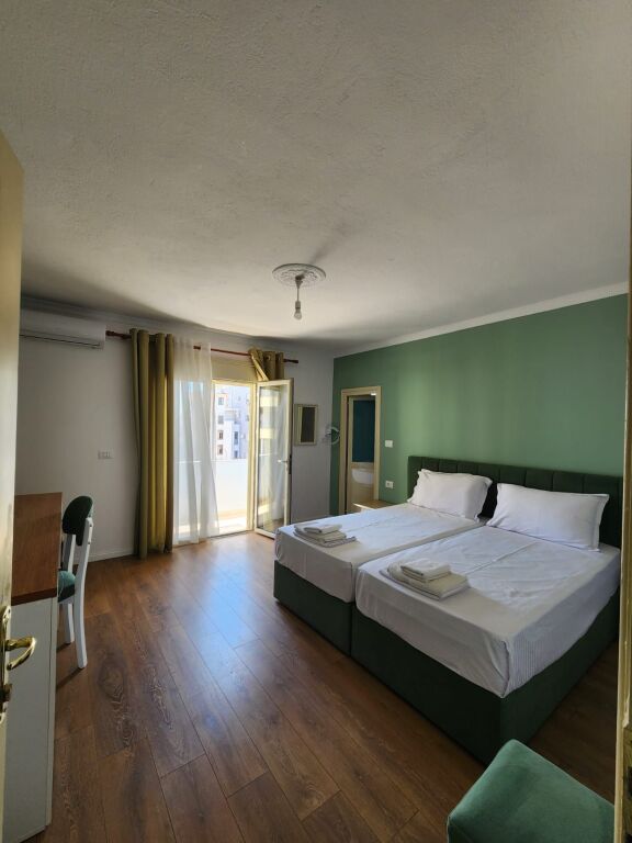 Hotel në shitje