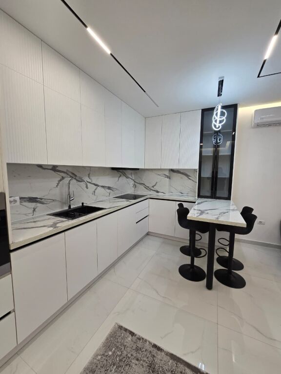 📌  Jepet me qira apartament 1+1 – Zogu i Zi