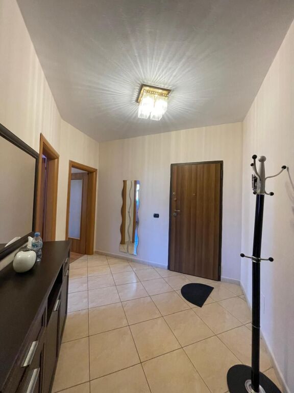 Apartament 2+1+2 për Qira – Pranë Bashkisë, Durrës