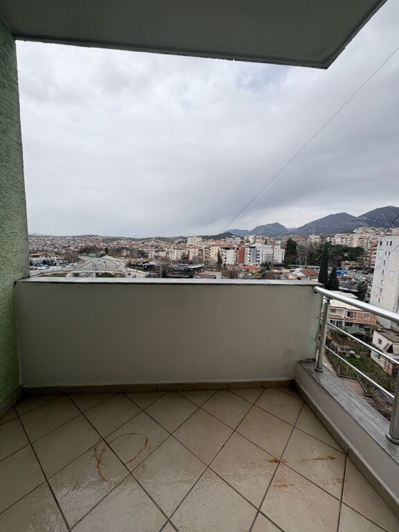 Shitet apartament 1+1 tek RRuga Dalip Topi