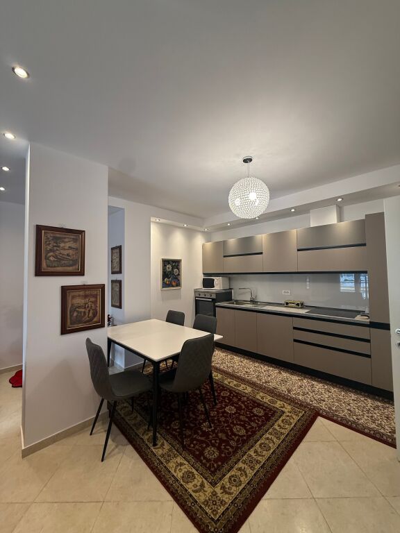 🏠FOR RENT Apartment 3+1+2+block 📍Selvia, near the Center 🏢7th floor, with elevator  🛋️Entrance is furnished 📐Area 120m2 Net 💶 Price: 1500€