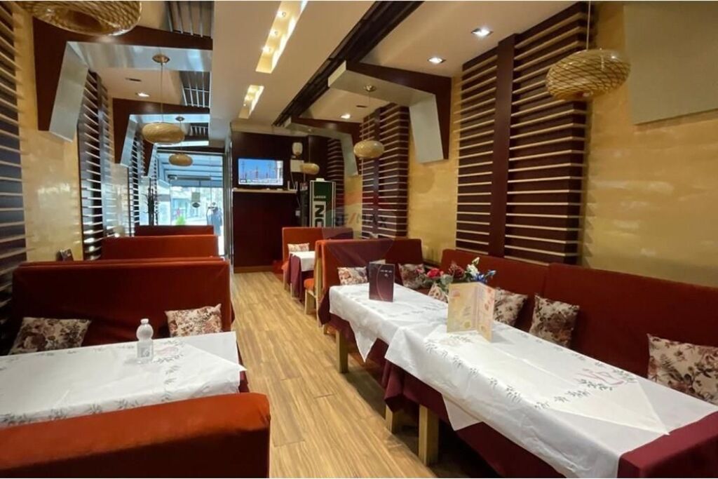 Ristorante in Vendita o in Affitto – Via Democrazia, Vlora