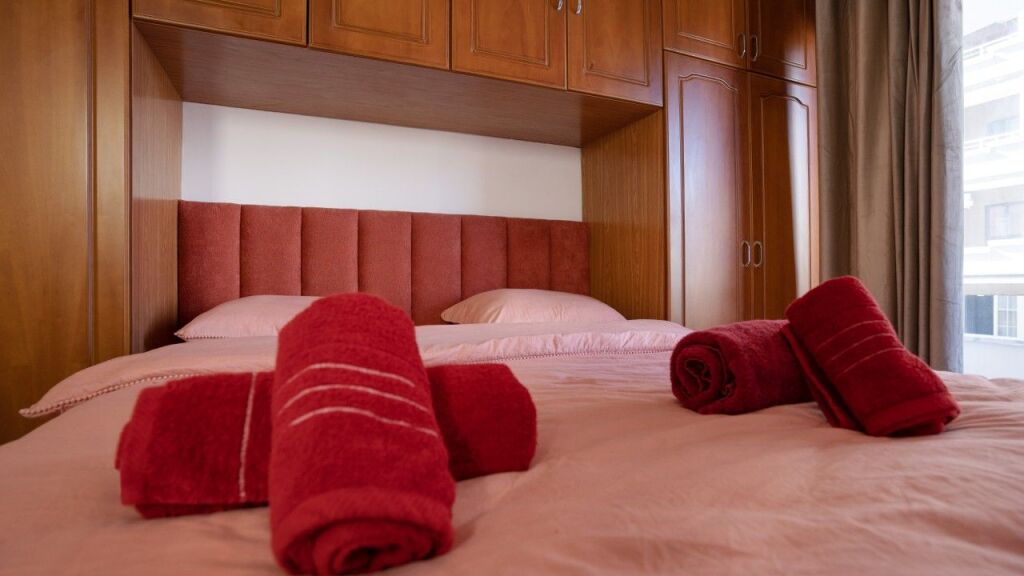 SUPER APARTMENT 1+1 FOR RENT AT PALACE DURRES