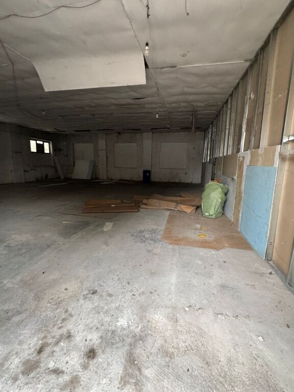 MAGAZZINI IN AFFITTO 190 M2 KOMBINAT 67.000 LEKE