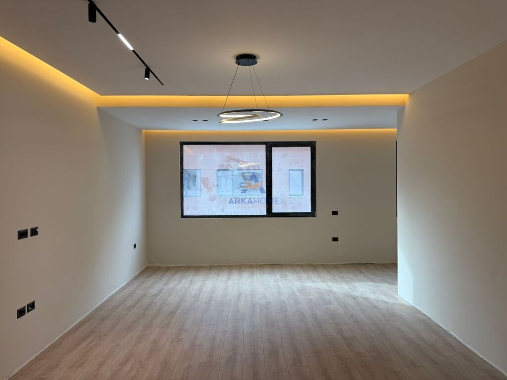 VENDESI APPARTAMENTO 2+1+BALCONE "NEL COMPLESSO XIBRAK, STRADA DI ELBASAN" 258000 EURO
