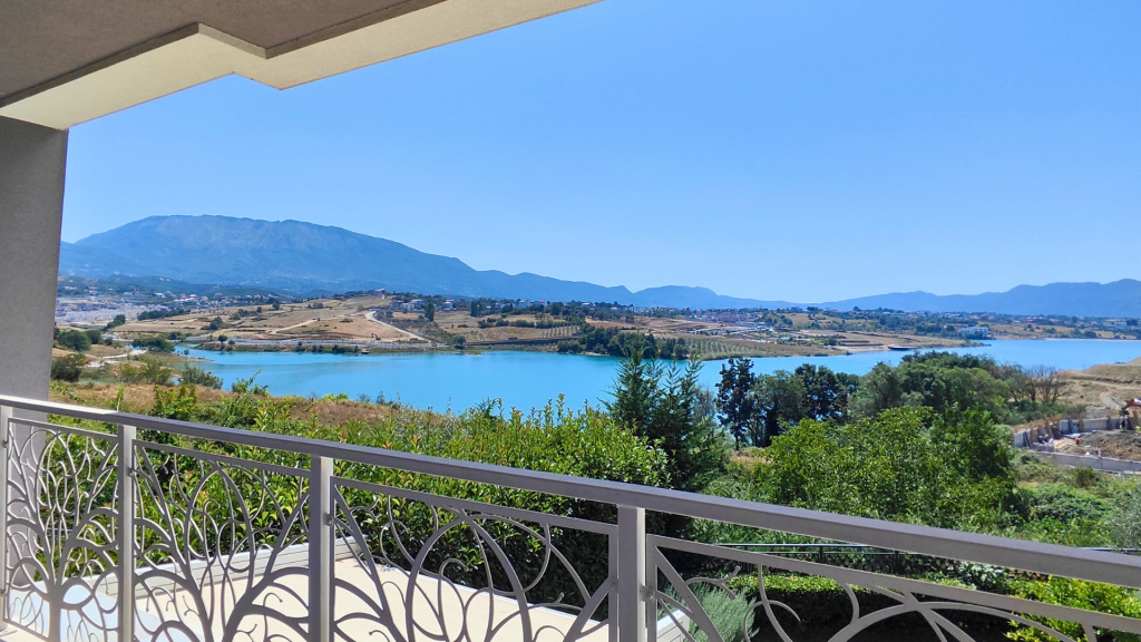 Vicino al Lago Farka Vendita Villa a Prezzo OCCASIONE, Solo 1580 Euro/m²
