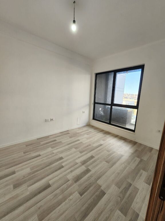 Appartamento 2+1+2 in vendita, Via "5 Maji", Tirana