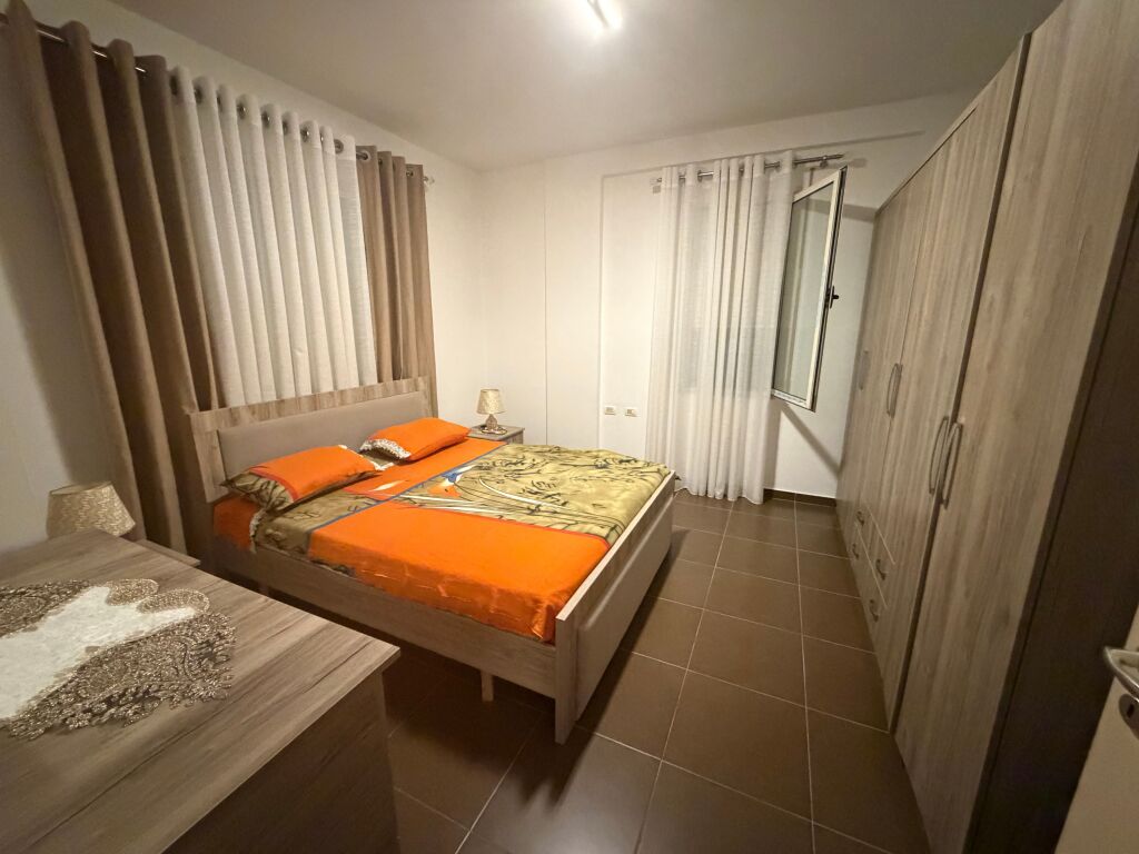 2+1, furnished, Peti Street, Dry Lake, price 650 euros with parking
