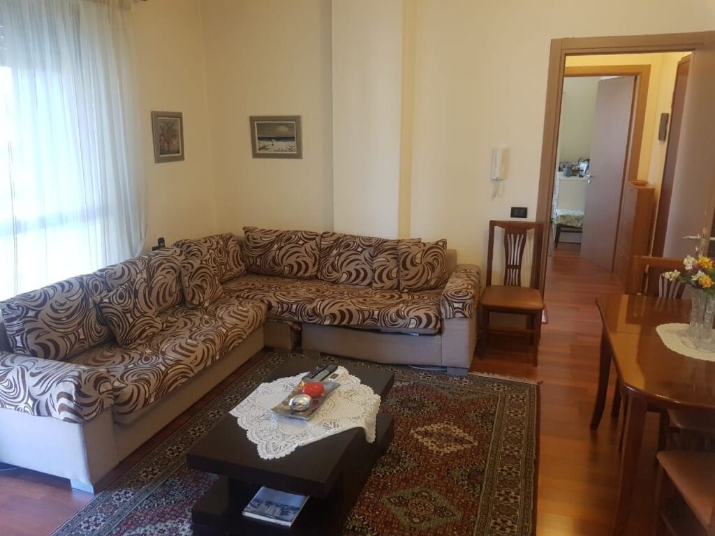 1+1, arredato, pazari i ri, prezzo 600 euro