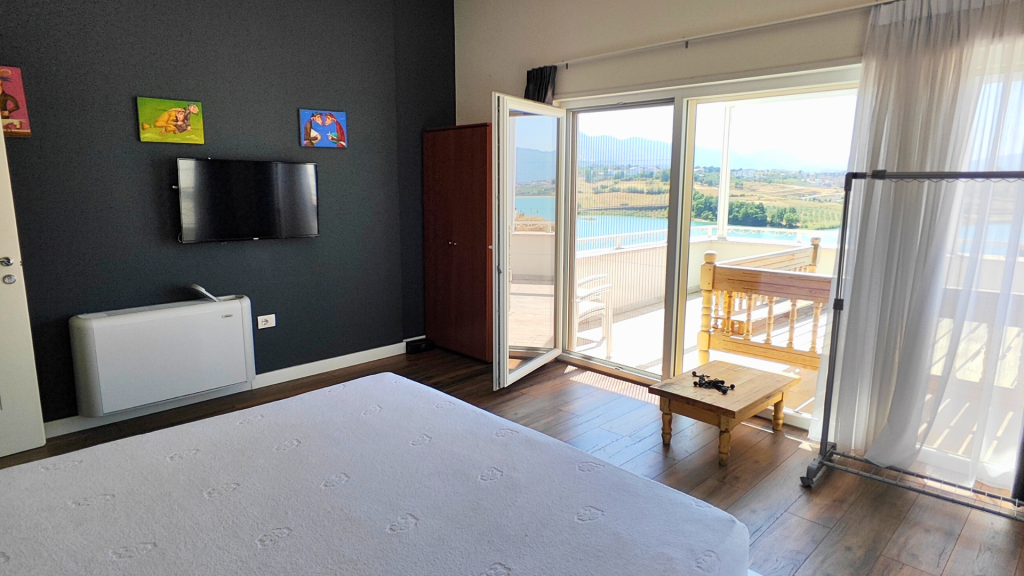 Vicino al Lago Farka Vendita Villa a Prezzo OCCASIONE, Solo 1580 Euro/m²