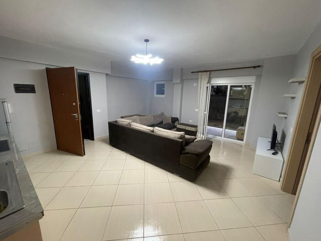Apartament me qera