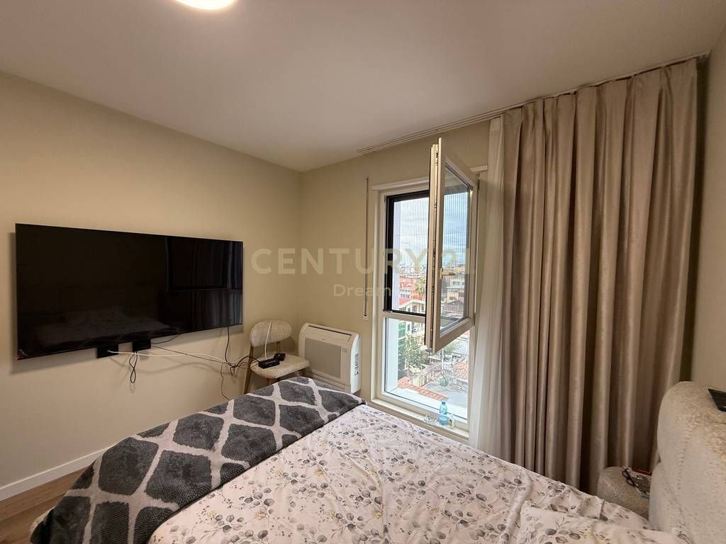 Apartment 2+1 for sale in Xhamllik