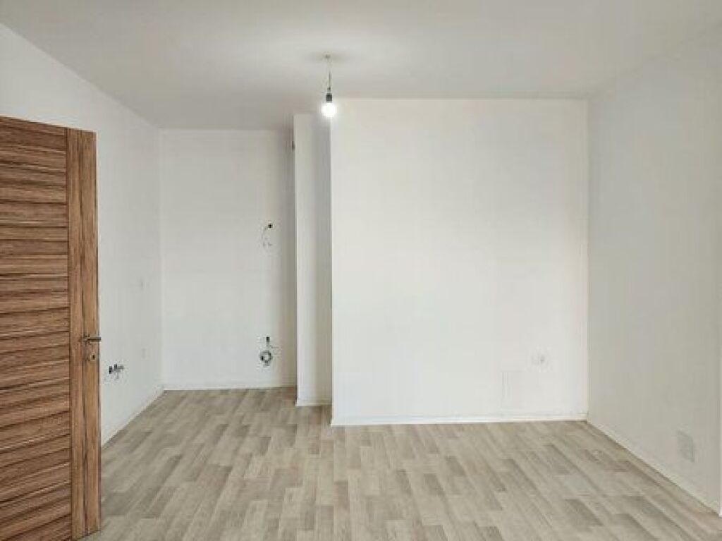 Apartment 2+1+2 for sale, "5 Maji" Street, Tirana