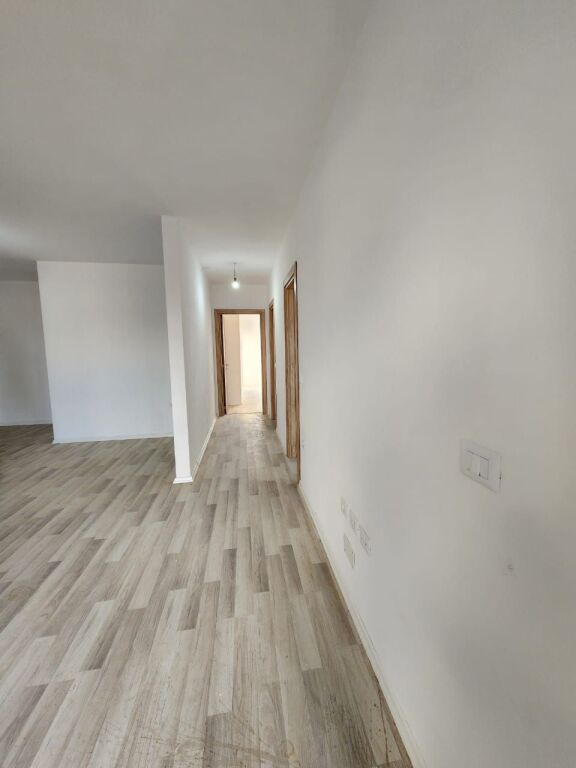 Appartamento 2+1+2 in vendita, Via "5 Maji", Tirana