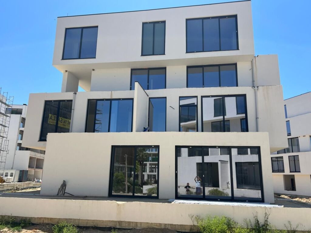 In vendita (2300€/m2): 2+1+2wc &amp; Verande📍Gjiri Lalzit - Porto Lalzi | Yacht Lifestyle (184m2) 391,690 Euro