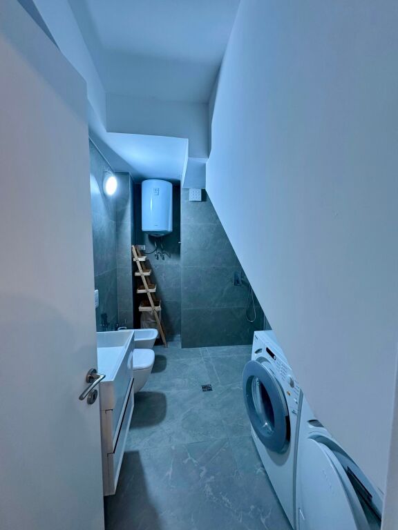 📣 QERA SUPER Apartament (DUPLEX) 3+1+2 +2 Poste Parkimi 📍 Kompleksi FZ, Liqeni i Thate ✨
