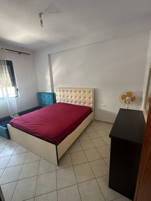 Apartment 1+1, Kombinat!