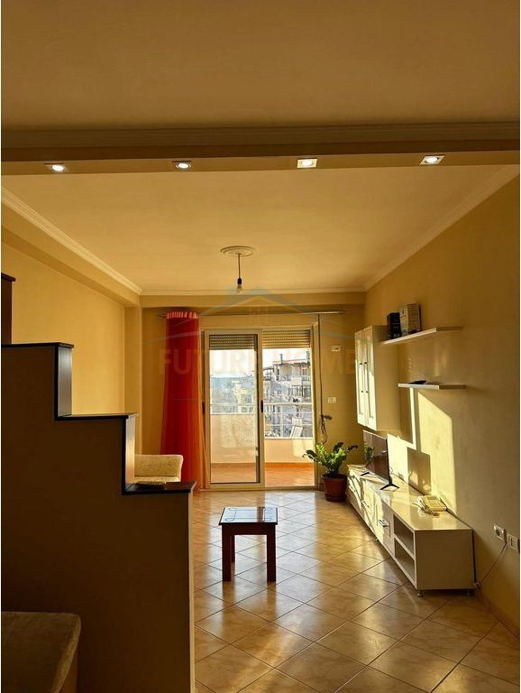Shitet, Apartament 2+1+2, Fresk