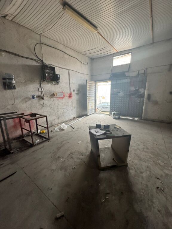 MAGAZZINI IN AFFITTO 200 M2 KOMBINAT 70.000 LEKE