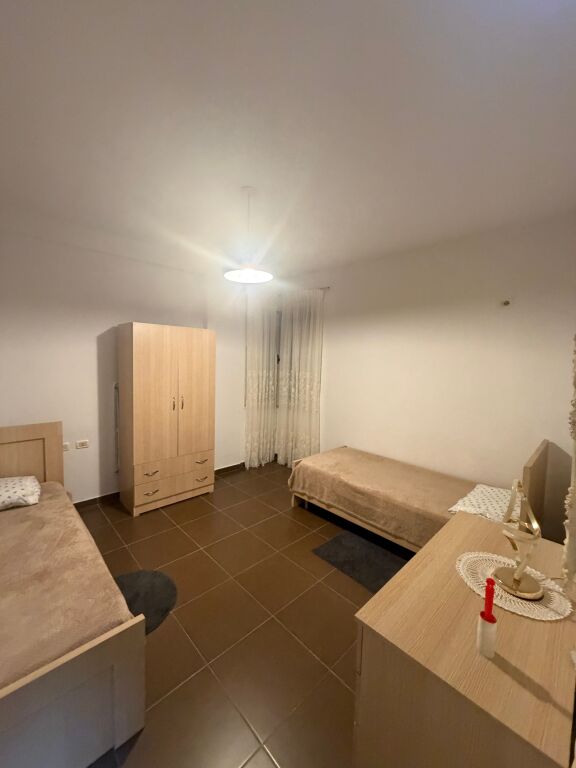 2+1, furnished, Peti Street, Dry Lake, price 650 euros with parking