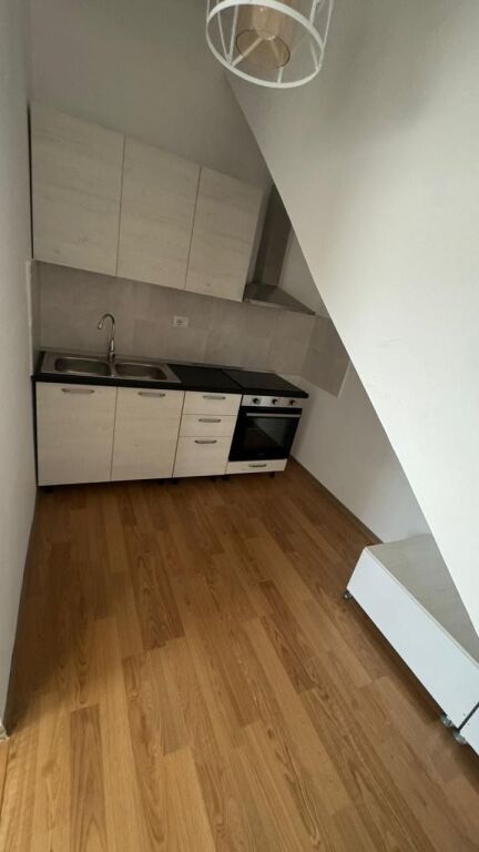 Casa privata su due piani in affitto, situata a circa 500 metri in linea d'aria dal Lungomare.