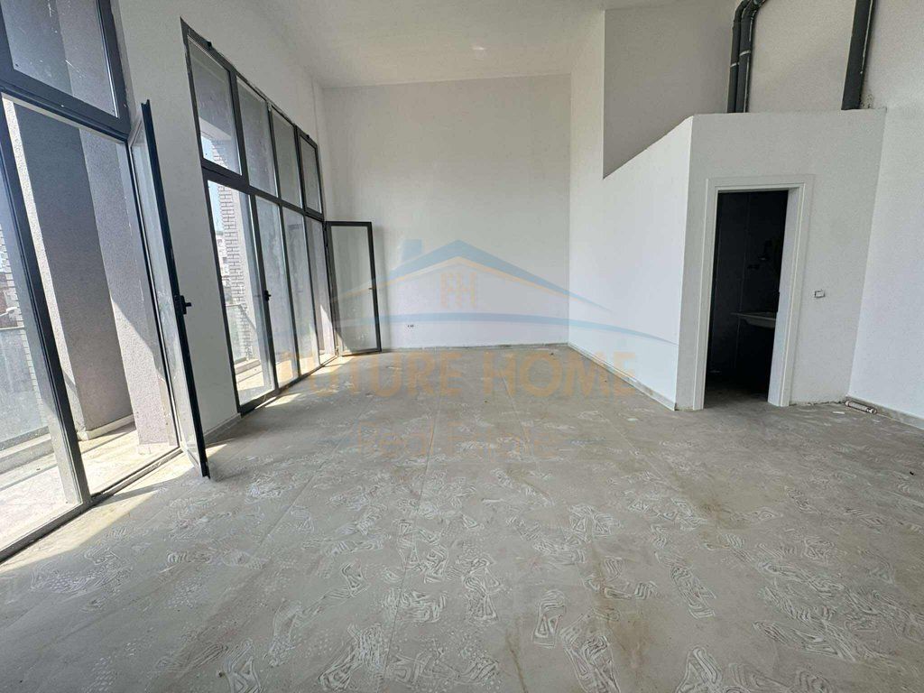 Qera, Ambjent Biznesi,te Ish profarma, 750 €, UNA57018