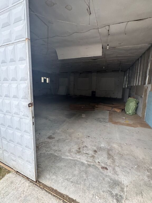 MAGAZZINI IN AFFITTO 190 M2 KOMBINAT 67.000 LEKE