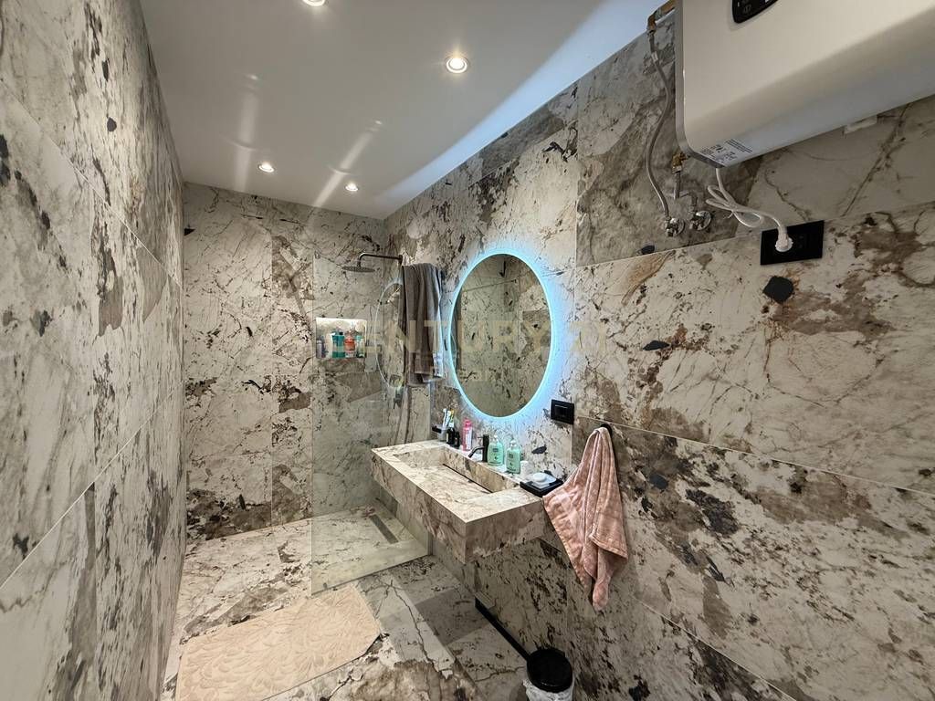 Apartment 2+1 for sale in Xhamllik