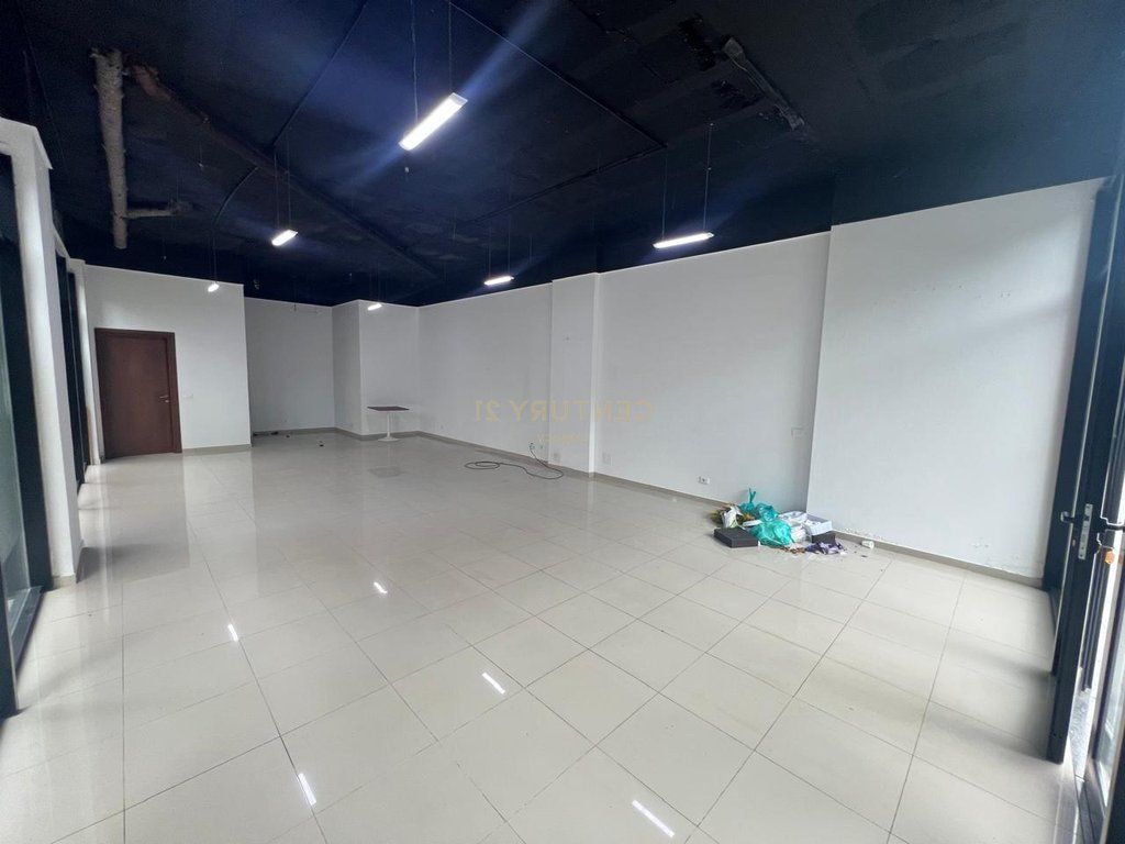 Service unit for rent in Fresk is given