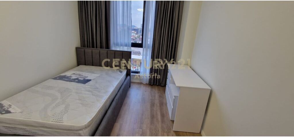 JEPET ME QIRA APARTAMENT 2+1+2 ME POST PARKIMI TEK BLVD I RI