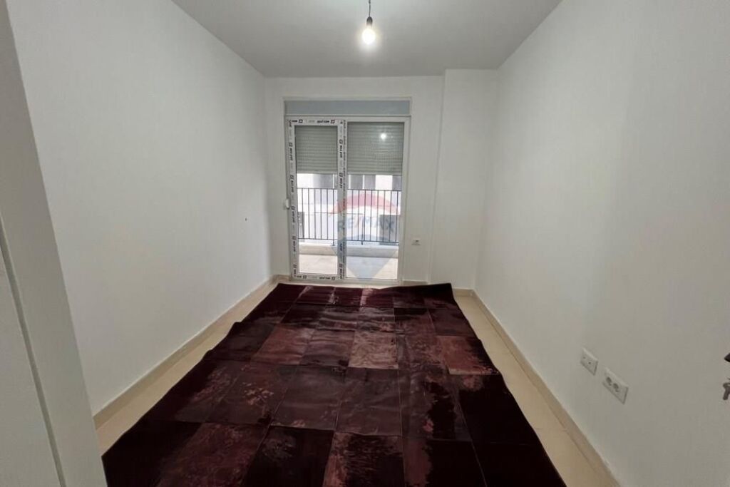 APARTAMENT 3+1 PER SHITJE 5 MAJI